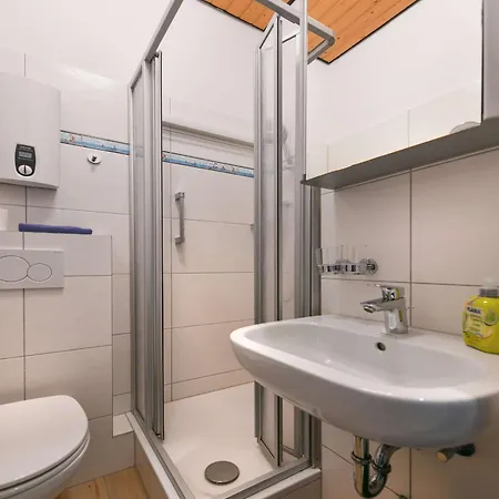 Alexandra - 25 Apartment